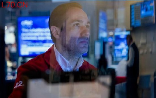 盘前：纳指期货跌0.6% 油价再升破每桶100美元